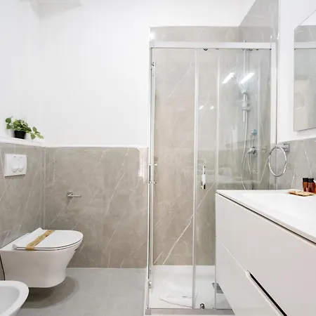 Augustea - * باري